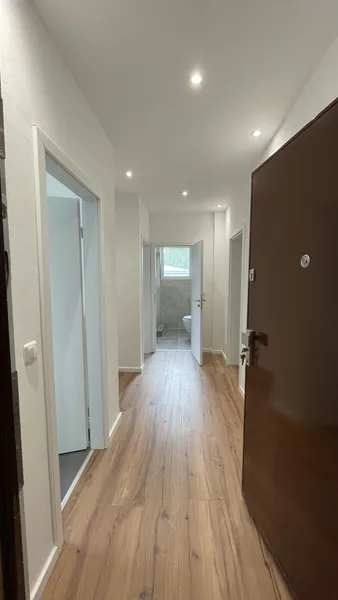 Modernisierte 3-Zimmer-Wohnung in Lichterfelde – inkl. Stellplatz direkt vor der Haustür — photo 1